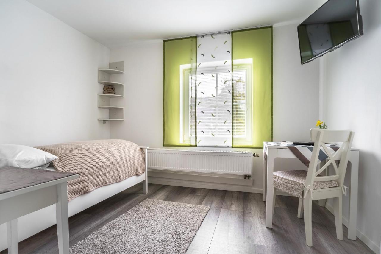 Apartmentvermietung Ingrid Bolkart - Landleben 6 Illertissen Exterior foto